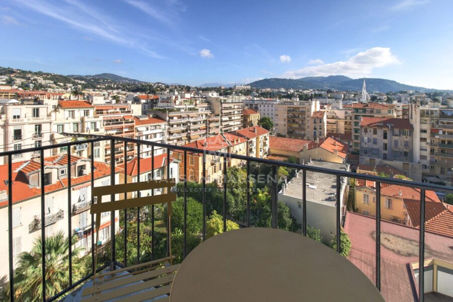 Appartement à vendre à Nice — Vue sur la ville — photo 1