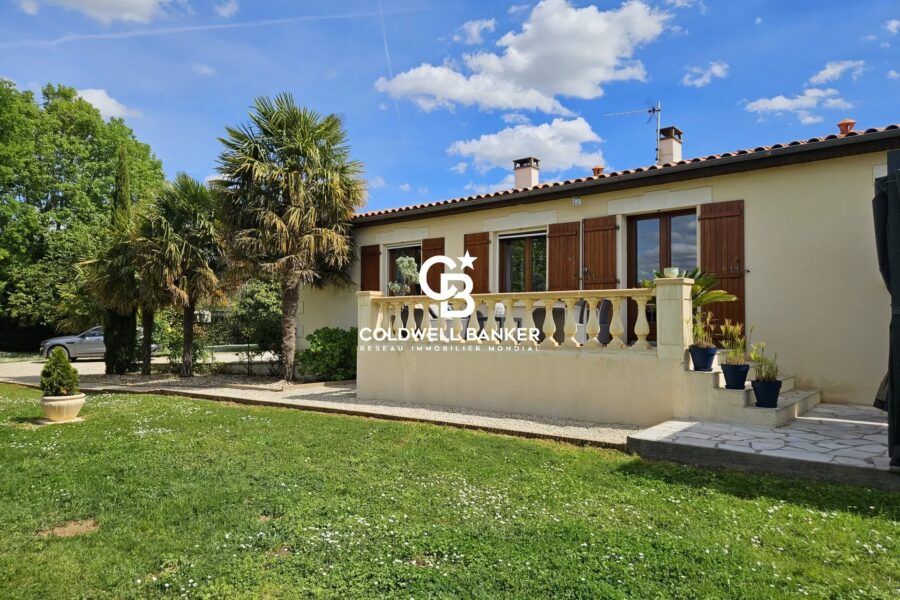 Maison à vendre à Burie — Vue parc & jardin — photo 18