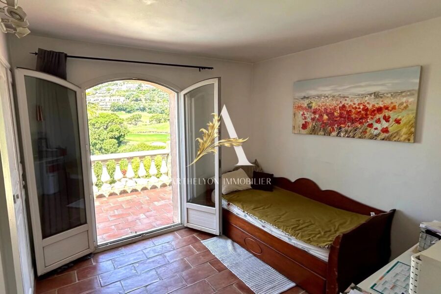 Maison à vendre à Sainte-Maxime — Vue mer — photo 11