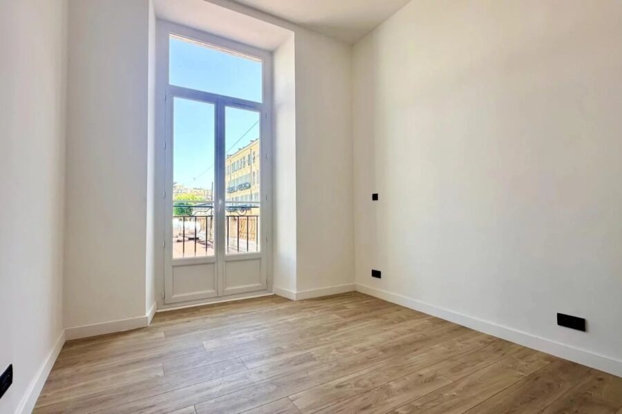 Appartement à vendre à Nice — Vue sur la ville — photo 1
