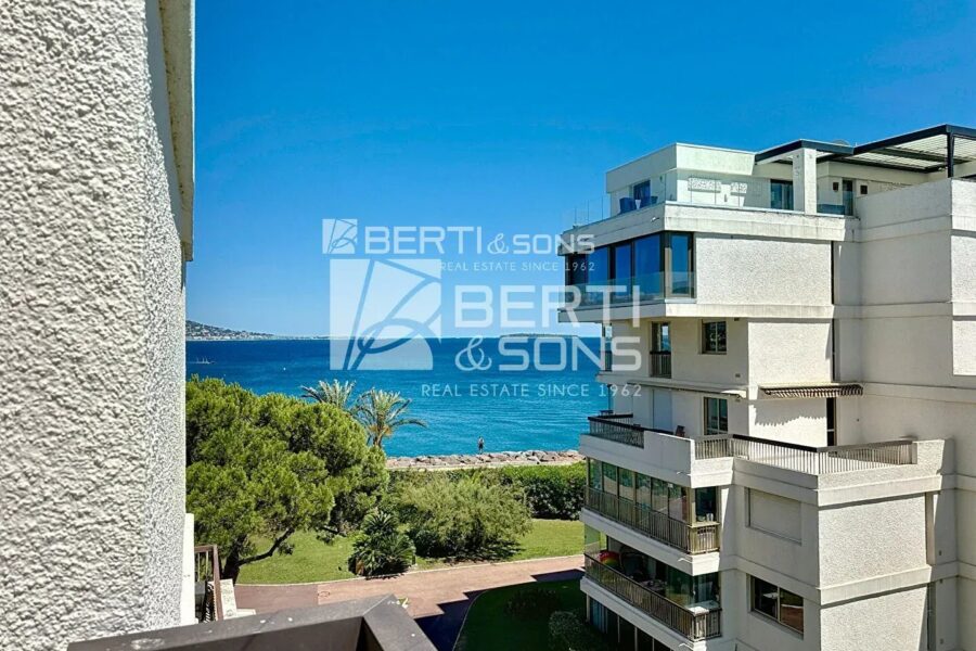 Appartement à vendre à Mandelieu-la-Napoule — Vue mer — photo 1