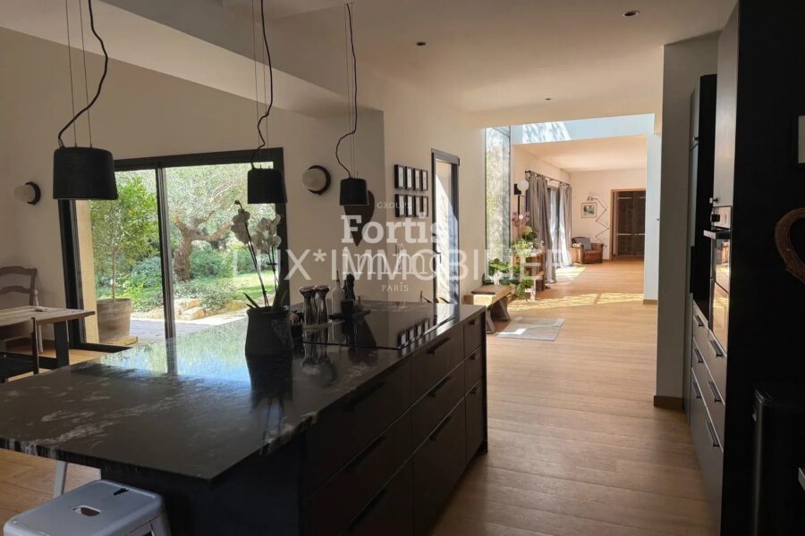 Maison à vendre à Paradou — Vue montagne — photo 14