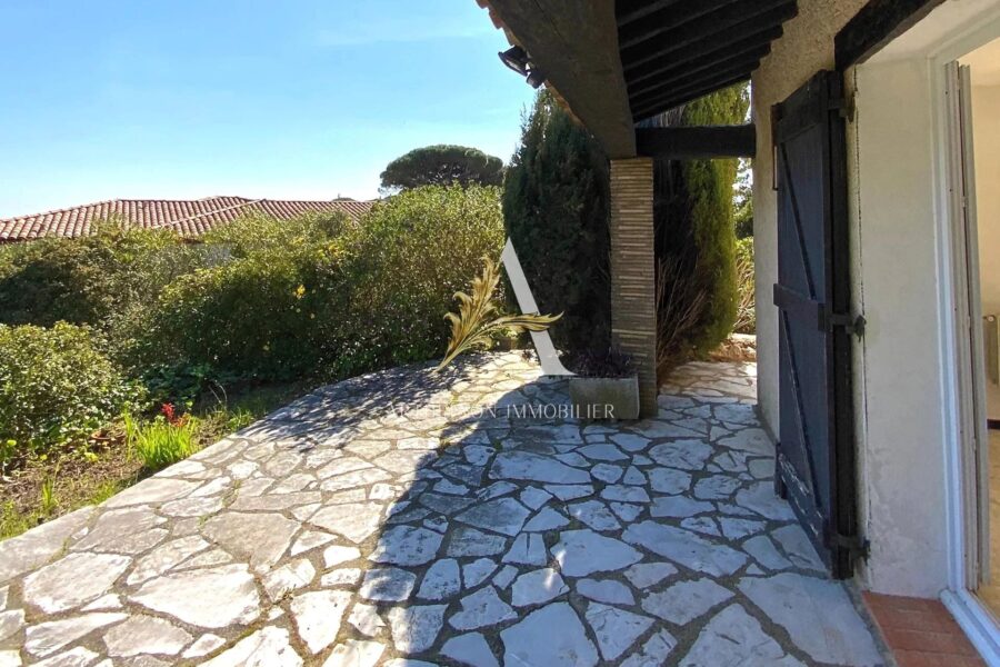 Maison à vendre à Sainte-Maxime — Vue mer — photo 13