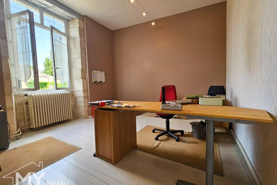 Maison à vendre à Les Lèves-et-Thoumeyragues — Vue montagne — photo 24