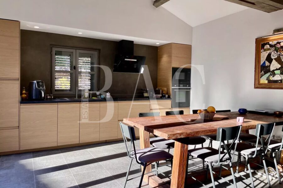 Maison à vendre à Sainte-Maxime — Vue parc & jardin — photo 16