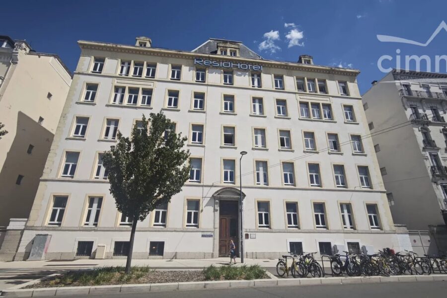 Appartement à vendre à Grenoble — Vue montagne — photo 2