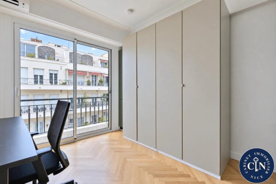 Appartement à vendre à Nice — Vue sur la ville — photo 1