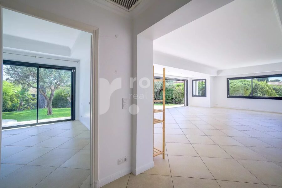 Maison à vendre à Mougins — Vue parc & jardin — photo 6
