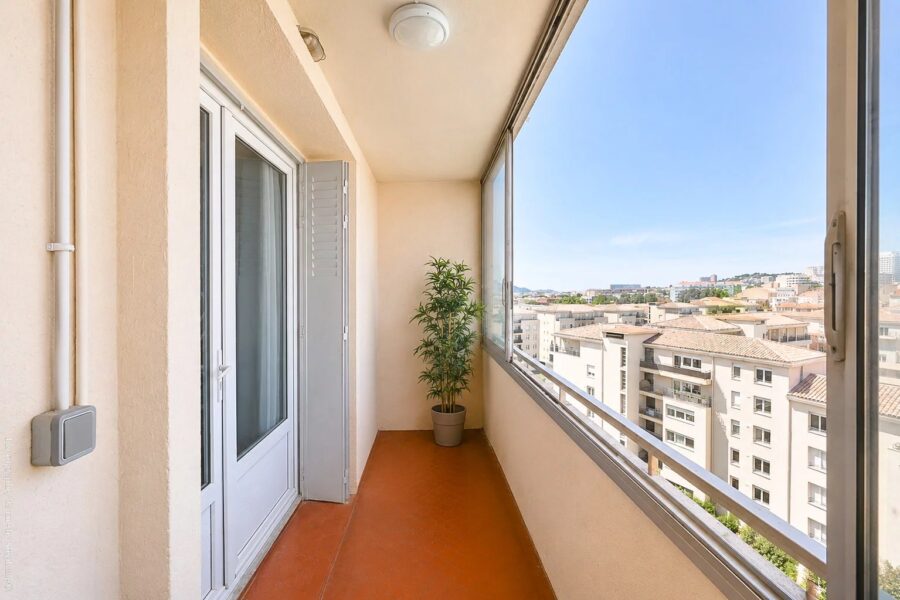 Appartement à vendre à Marseille 10e arrondissement — Vue sur la ville — photo 2