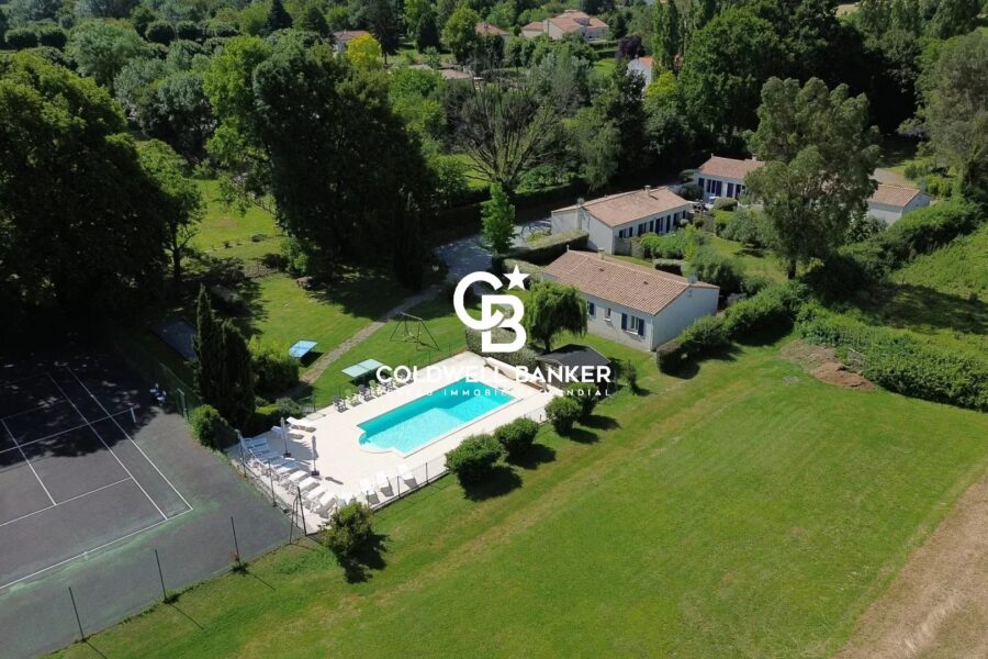 Maison à vendre à La Caillère-Saint-Hilaire — Vue parc & jardin — photo 2