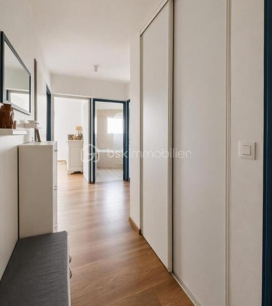 Appartement à vendre à Bagnolet — Vue parc & jardin — photo 2