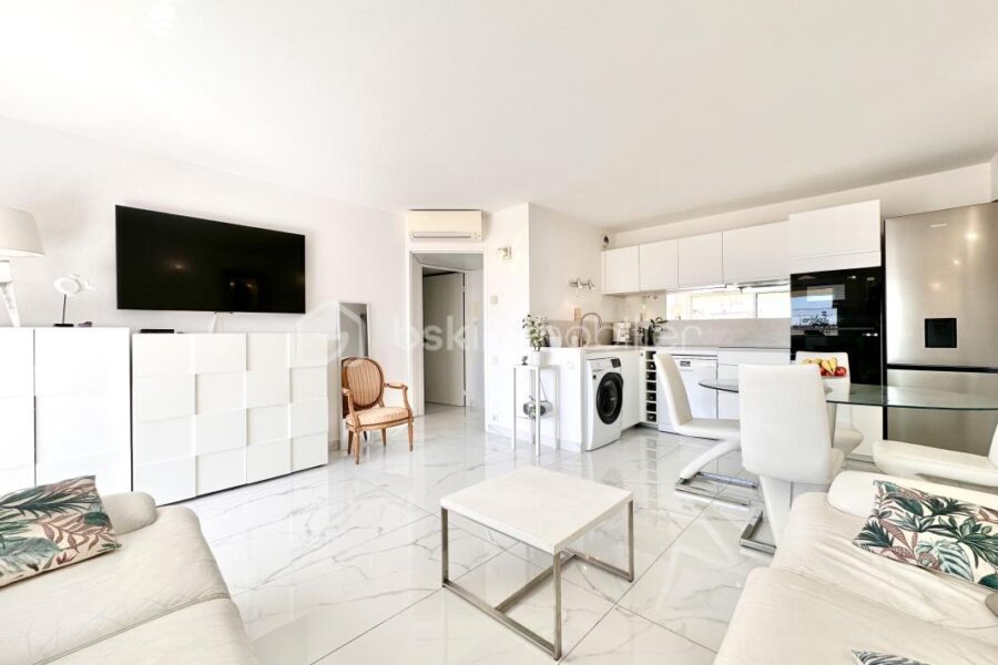 Appartement à vendre à Golfe-Juan — Vue mer — photo 2