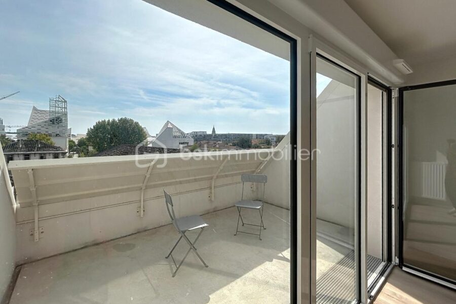 Appartement à vendre à Bordeaux — Vue sur la ville — photo 1