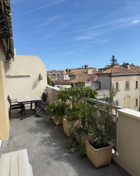 Appartement à vendre à Salon-de-Provence — Vue sur la ville — photo 2