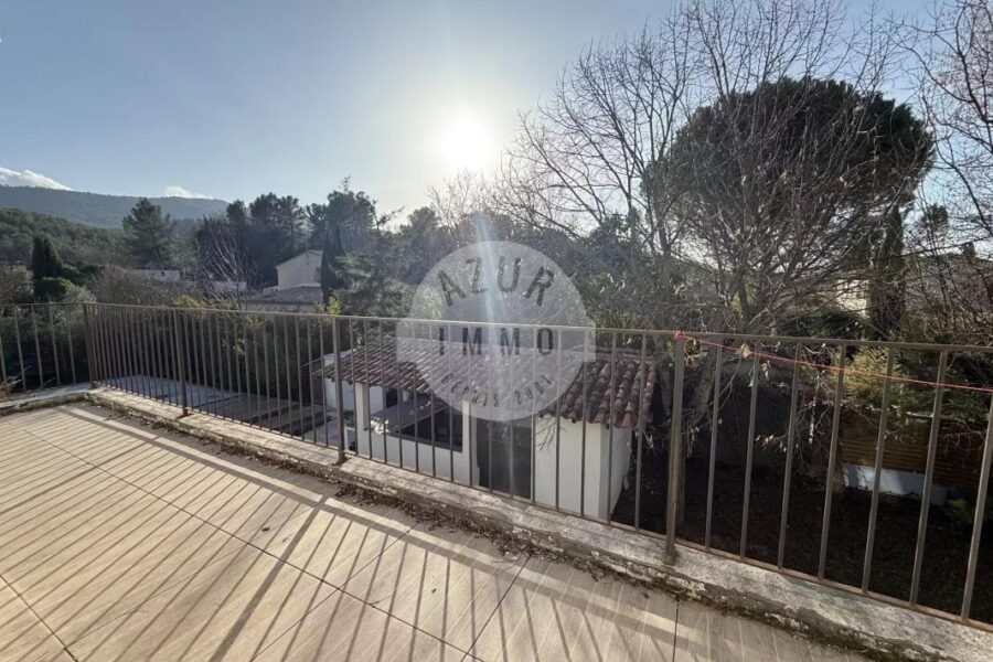 Maison à vendre à Saint-Zacharie — Vue nature — photo 1