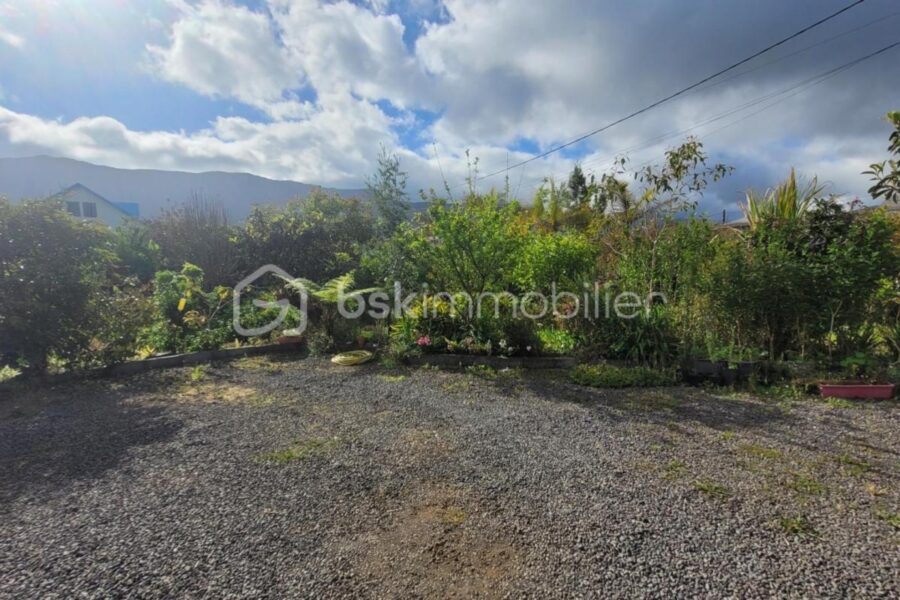 Terrain à vendre à Saint-Joseph — Vue montagne — photo 2