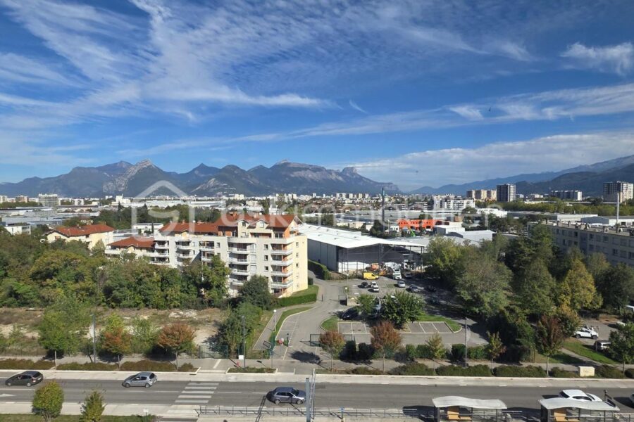 Appartement à vendre à Le Pont-de-Claix — Vue montagne — photo 2