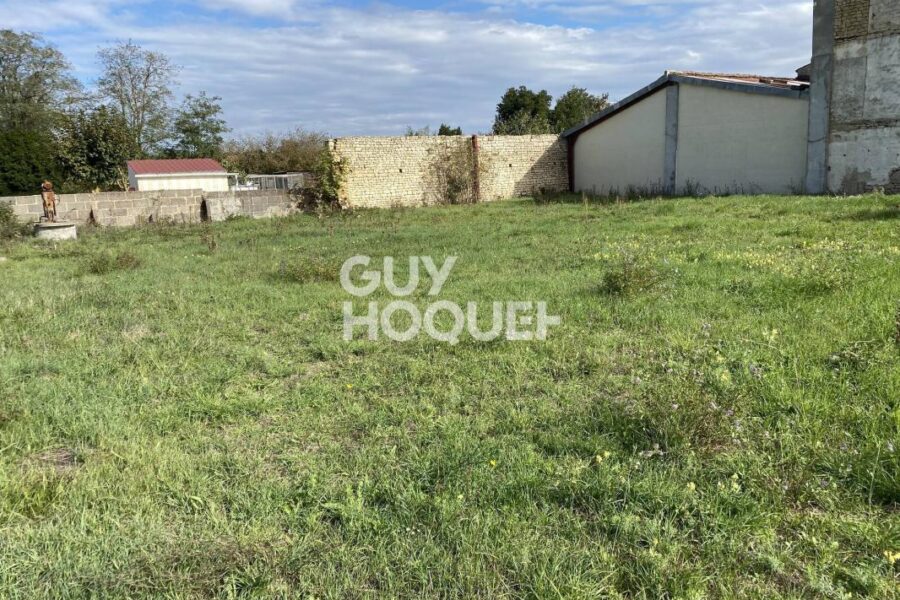 Terrain à vendre à Fontenay-le-Comte — Vue dégagée — photo 1