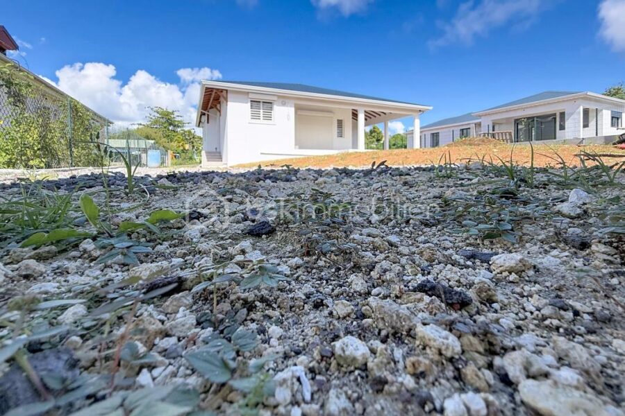Maison à vendre à Baie-Mahault — Vue montagne — photo 2