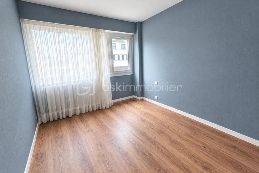 Appartement à vendre à Saint-Jean-de-Maurienne — Vue montagne — photo 11
