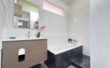 Maison à vendre à Crolles — Vue montagne — photo 11
