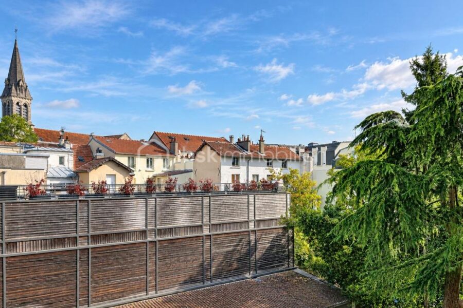 Appartement à vendre à Garches — Vue sur la ville — photo 1