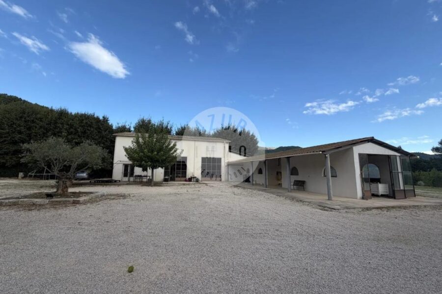 Maison à vendre à Cuges-les-Pins — Vue nature — photo 10