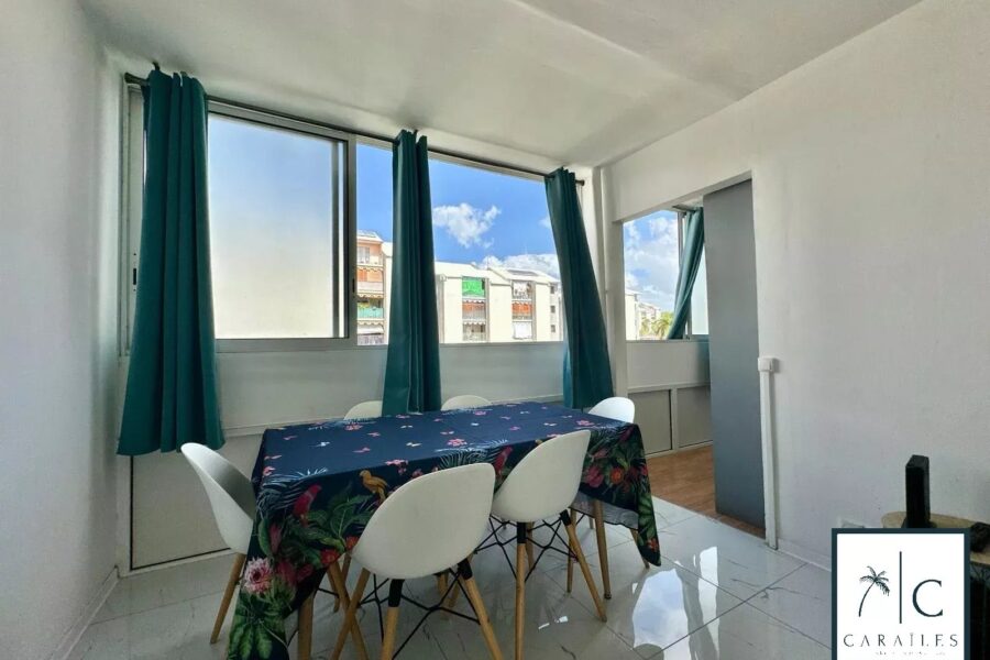 Appartement à vendre à Fort-de-France — Vue sur la ville — photo 1