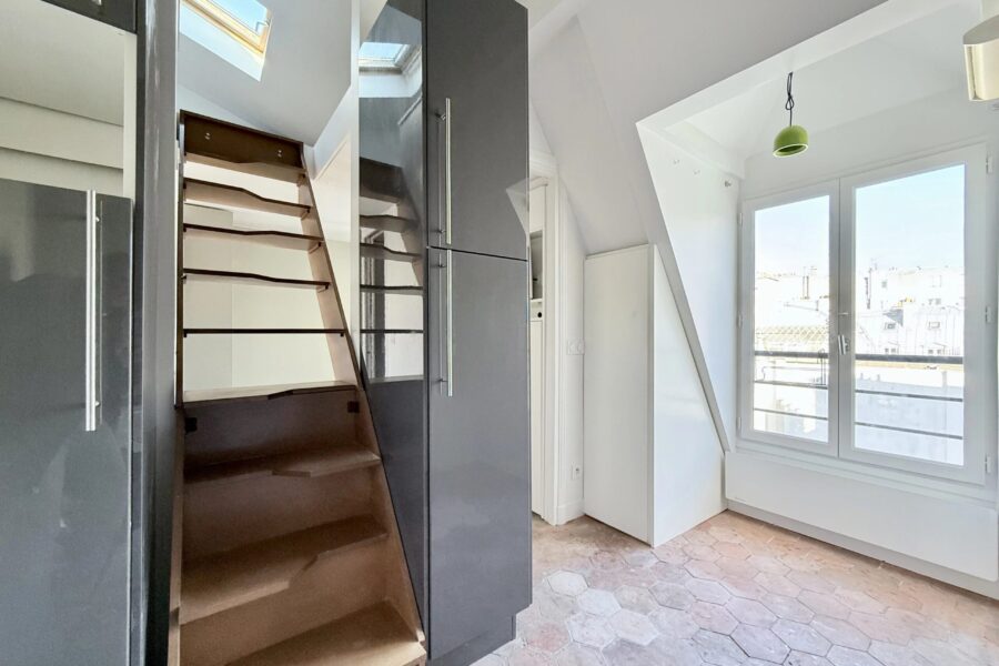 Appartement à vendre à Paris 9e arrondissement — Vue sur la ville — photo 3