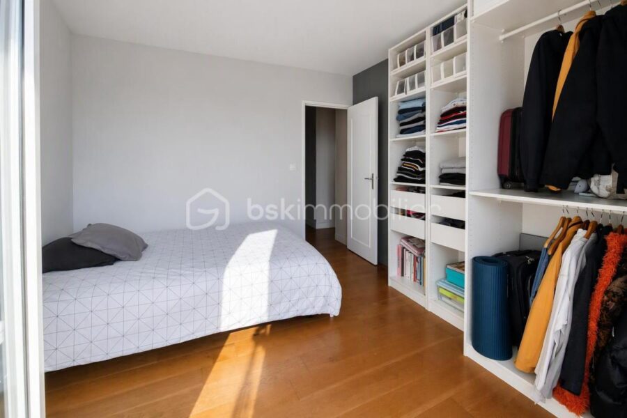 Appartement à vendre à Vaires-sur-Marne — Vue sur la ville — photo 12