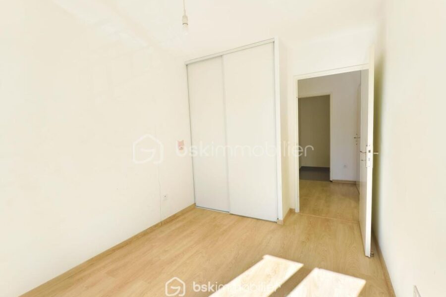 Appartement à vendre à Le Plessis-Trévise — Vue sur la ville — photo 11