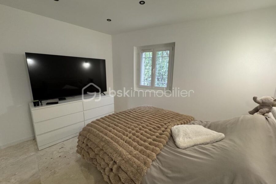 Maison à vendre à Lambesc — Vue vignes — photo 11