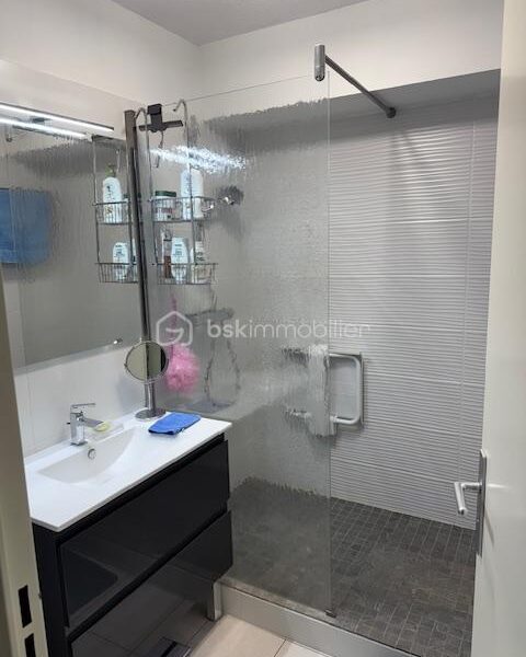 Appartement à vendre à Salon-de-Provence — Vue sur la ville — photo 11