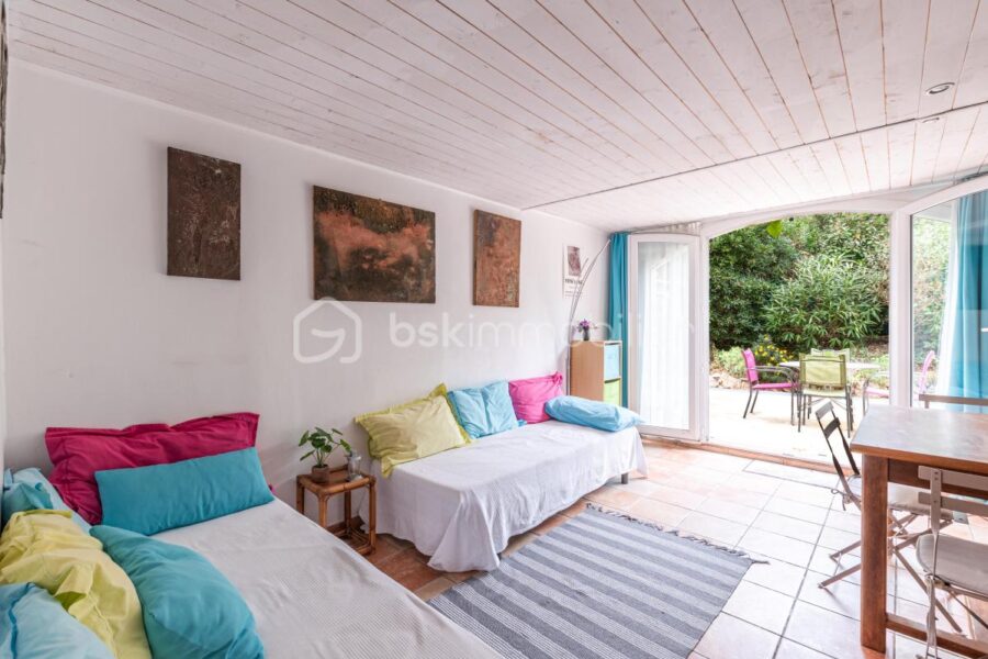 Maison à vendre à Saint-Raphaël — Vue parc & jardin — photo 11