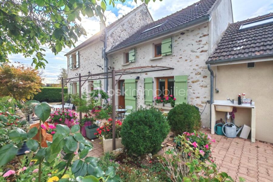 Maison à vendre à Saint-Denis-lès-Rebais — Vue parc & jardin — photo 11