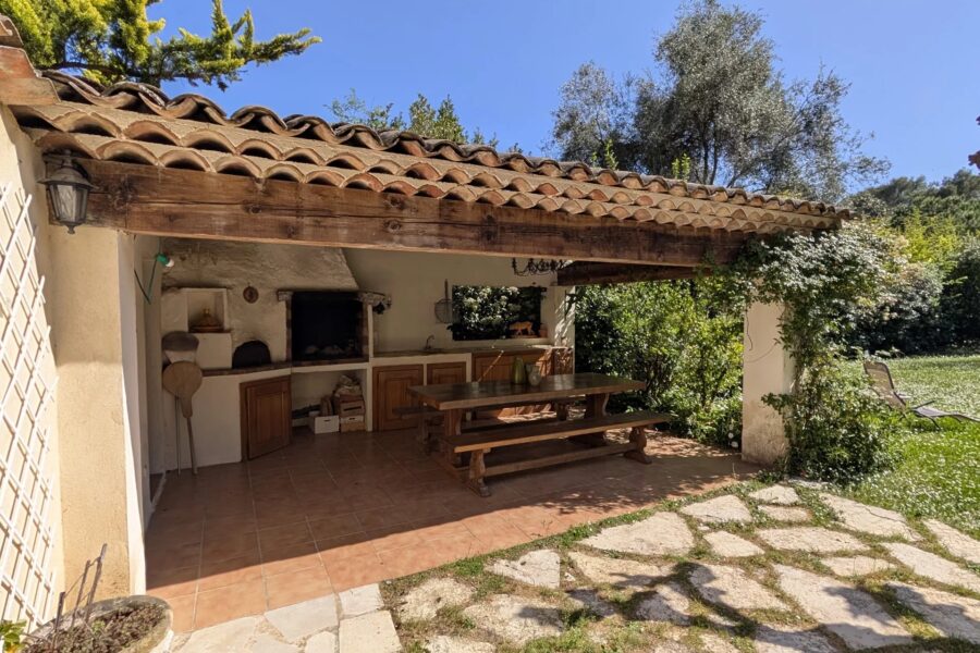 Maison à vendre à Roquefort-les-Pins — Vue nature — photo 3