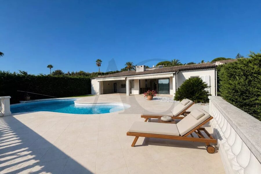Maison à vendre à Villeneuve-Loubet — Vue mer — photo 2