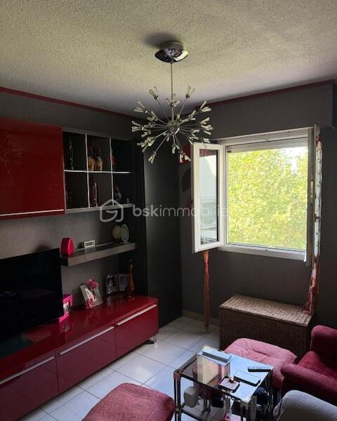 Appartement à vendre à Salon-de-Provence — Vue sur la ville — photo 12