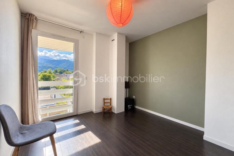 Maison à vendre à Crolles — Vue montagne — photo 1