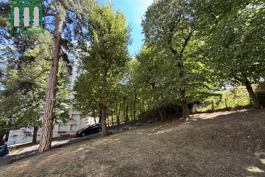 Appartement à vendre à Saint-Étienne — Vue nature — photo 7