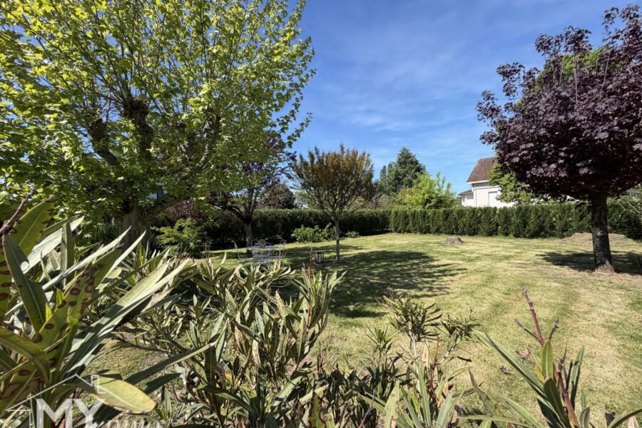 Maison à vendre à Pineuilh — Vue parc & jardin — photo 24
