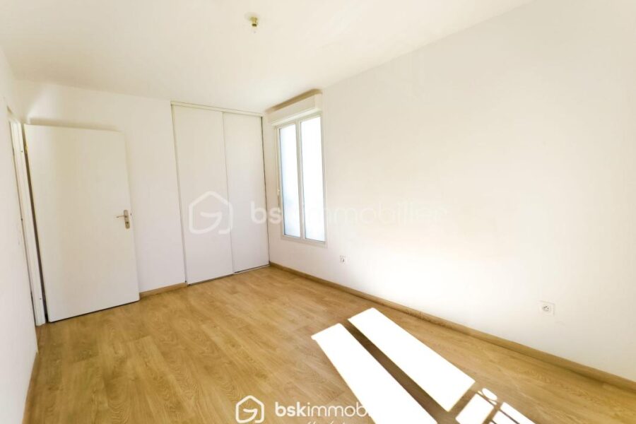 Appartement à vendre à Le Plessis-Trévise — Vue sur la ville — photo 13