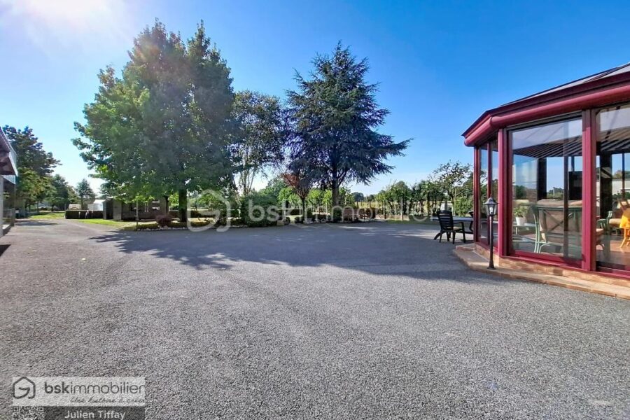 Maison à vendre à Beaucé — Vue parc & jardin — photo 13