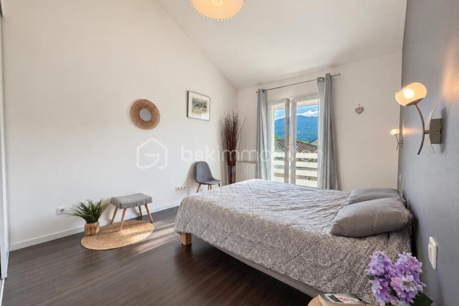 Maison à vendre à Crolles — Vue montagne — photo 14