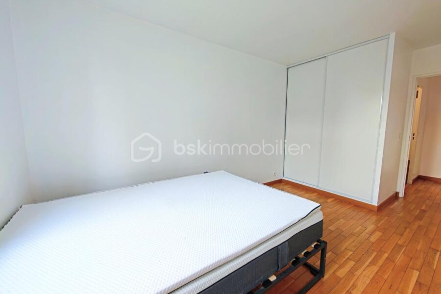 Appartement à vendre à Saint-Cyr-l&rsquo;École — Vue dégagée — photo 15