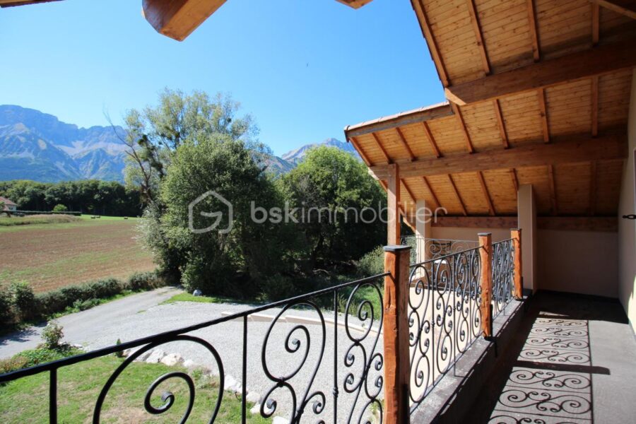 Maison à vendre à Poligny — Vue montagne — photo 14