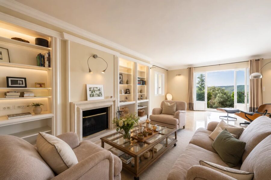 Maison à vendre à La Colle-sur-Loup — Vue mer — photo 9