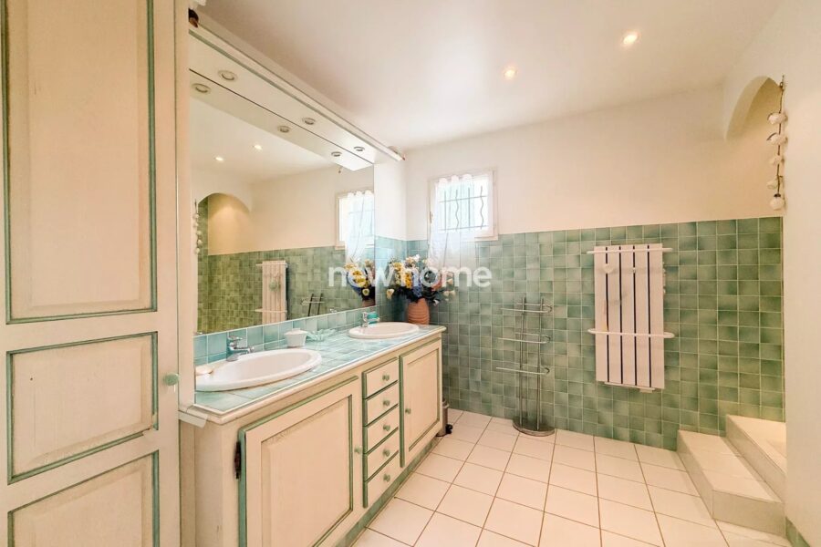 Maison à vendre à Lorgues — Vue parc & jardin — photo 19