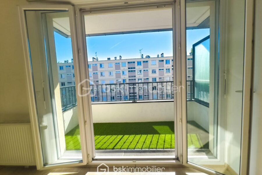 Appartement à vendre à Le Plessis-Trévise — Vue sur la ville — photo 15