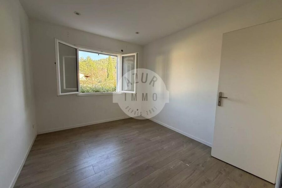 Maison à vendre à Saint-Zacharie — Vue nature — photo 15
